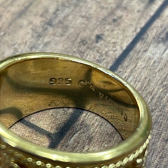 Beautiful Gold Band Ring - Picture 7 of 12